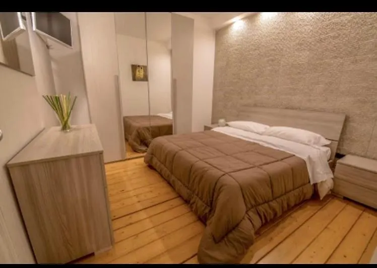 Dom wakacyjny Luxurious Street Apartments Katania
