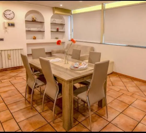 Luxurious Street Apartments Katania